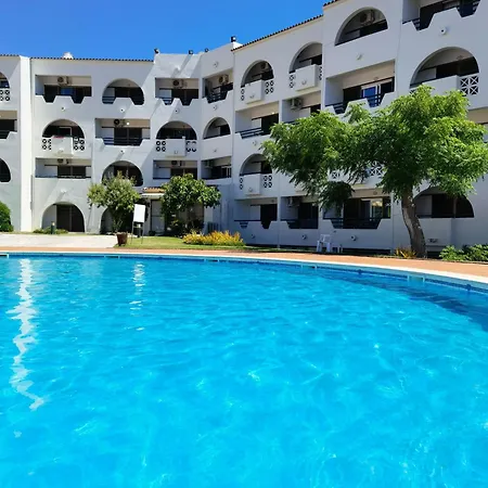 Modern With Balcony And Direct Access To The Pool Апартаменты *