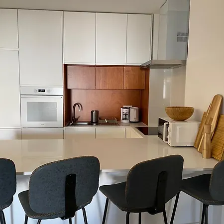 Modern With Balcony And Direct Access To The Pool Албуфейра
