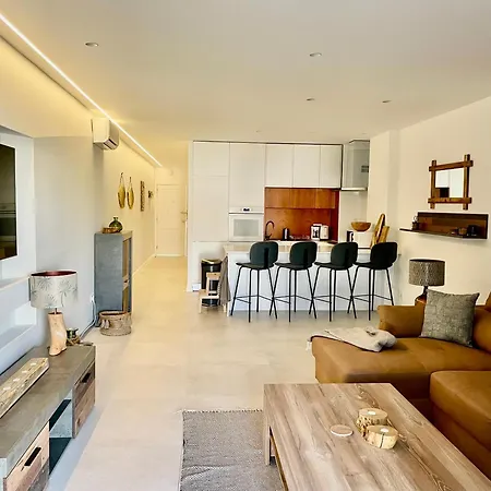 Modern With Balcony And Direct Access To The Pool アパート アルブフェイラ