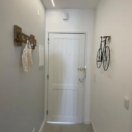 Апартаменты Modern With Balcony And Direct Access To The Pool Албуфейра