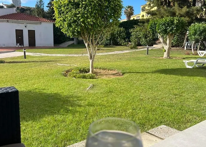 Modern With Balcony And Direct Access To The Pool 아파트