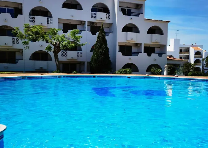 Modern With Balcony And Direct Access To The Pool 아파트 *