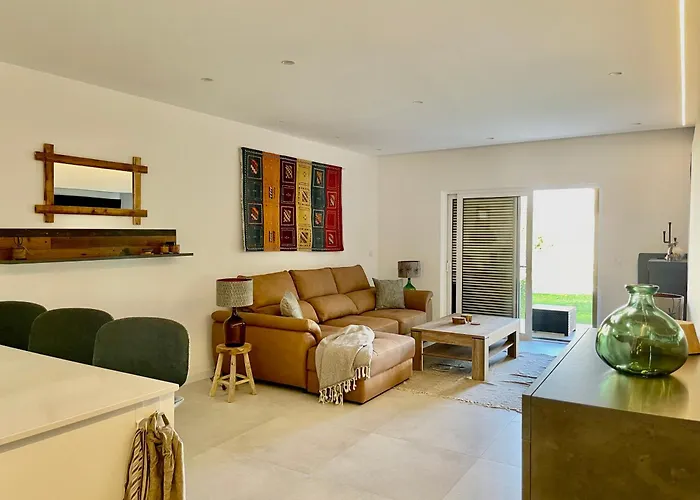 Modern With Balcony And Direct Access To The Pool 아파트 알부페이라