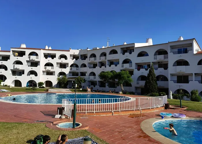 아파트 Modern With Balcony And Direct Access To The Pool *